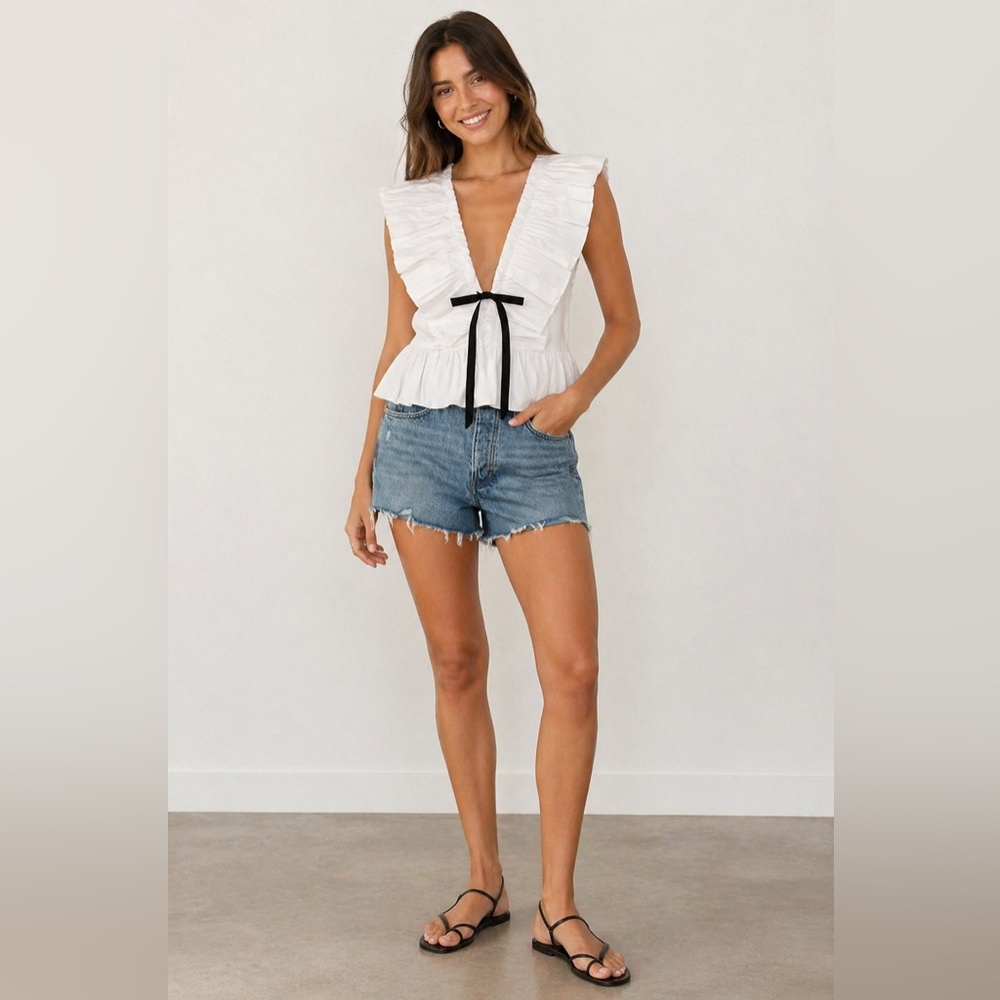 HUGO women’s button fly denim shorts. NWT. Size 27